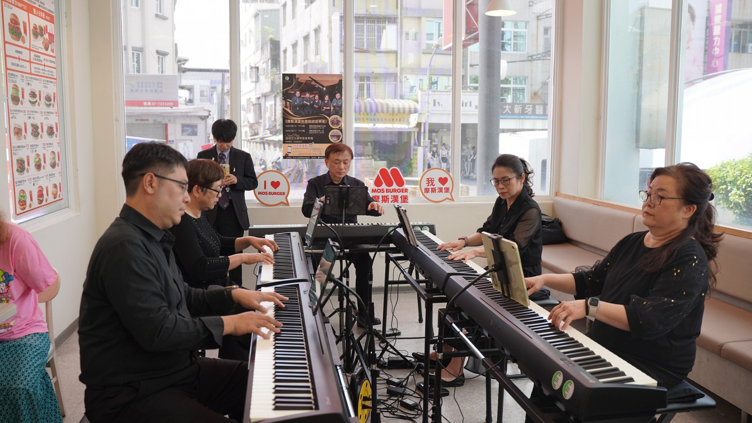 打造摩斯藝文氣息 品味摩斯、品味美食咖啡