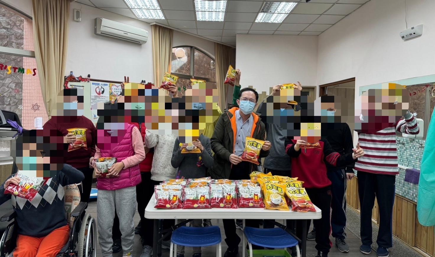 摩斯漢堡溫馨送愛 聖誕禮物溫暖身心